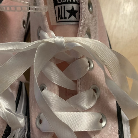 All Stars Converse Pink Velour Ribbon Laces 4 New - Picture 2 of 3